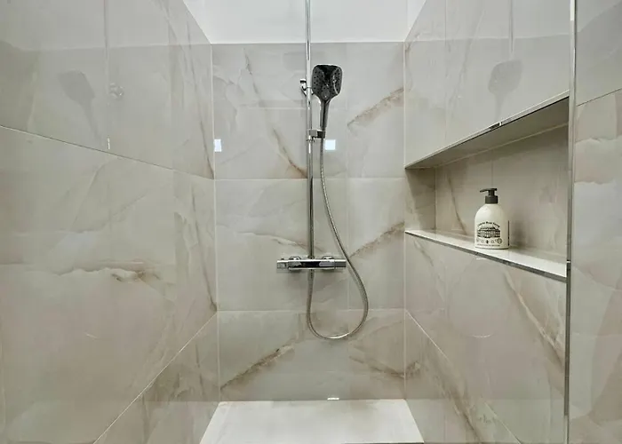 Royal Crown شقة *